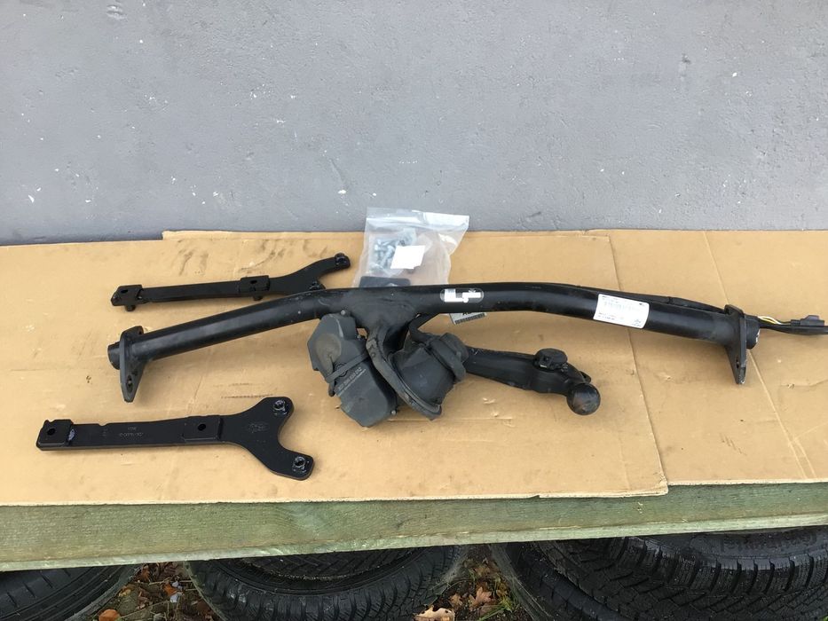 Hak holowniczy elektryczny Ford Focus Kombi MK4