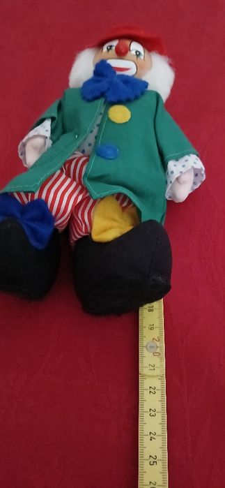 Palhaço com cabeça de madeira