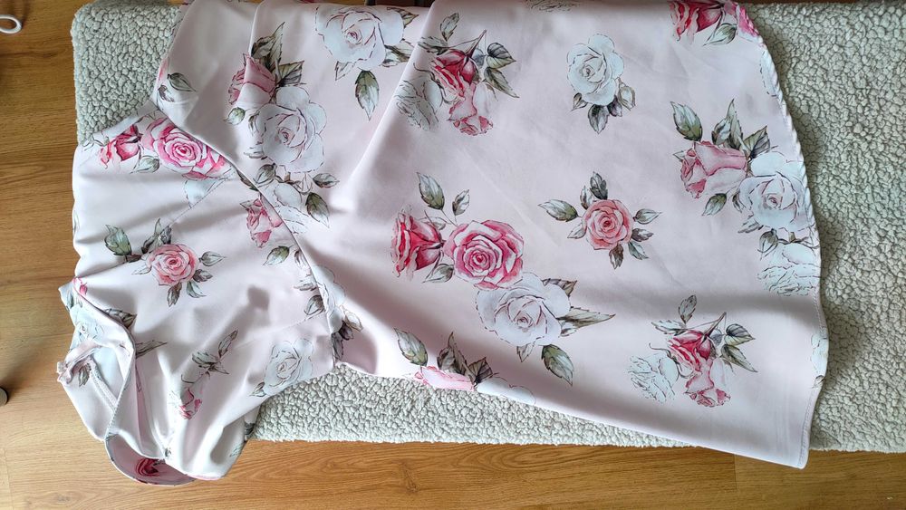 Letnia sukienka w kwiaty vubu M