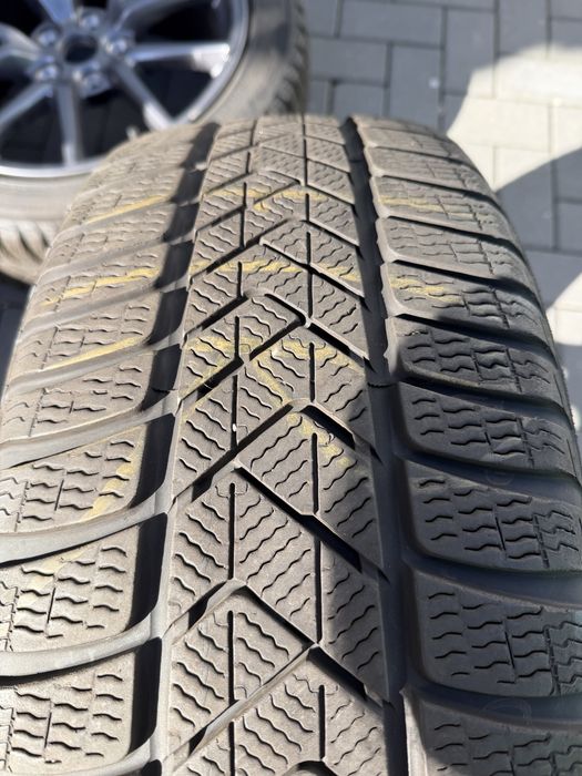 Диски колеса 18 R18 5 114,3 235 45 Pirelli зима  Тесла Tesla модель Model 3