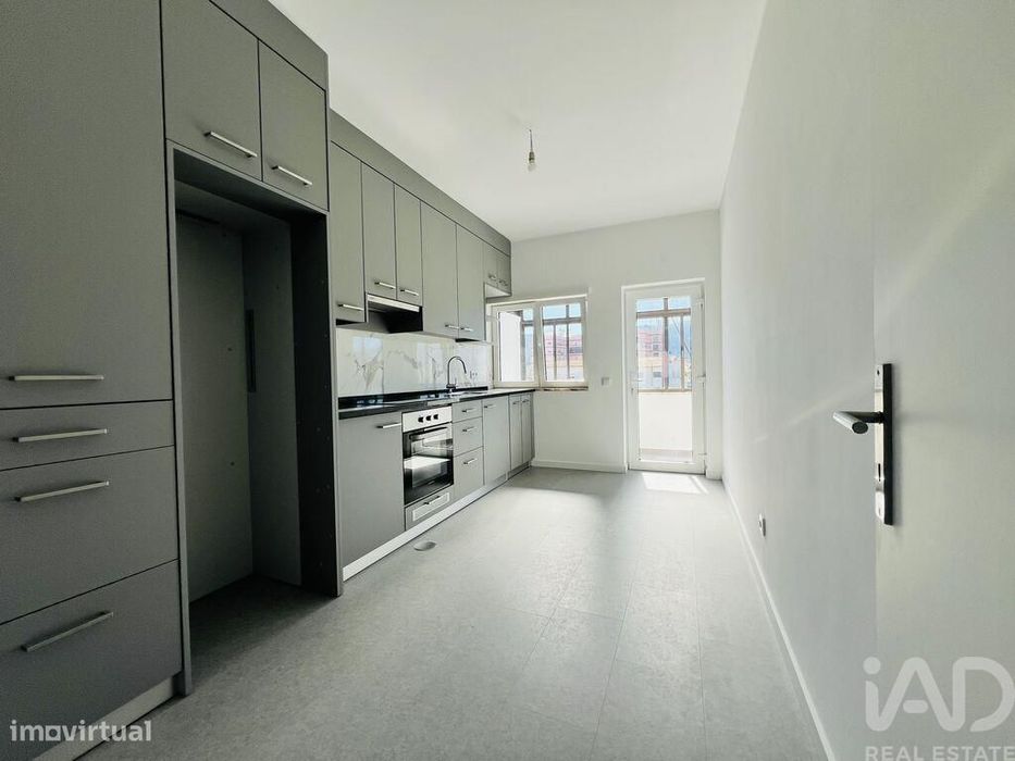 Apartamento T2 em Miranda do Corvo de 84 m2