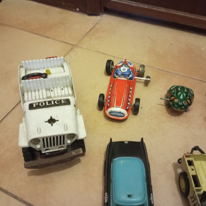 18 brinquedos antigos para restauro