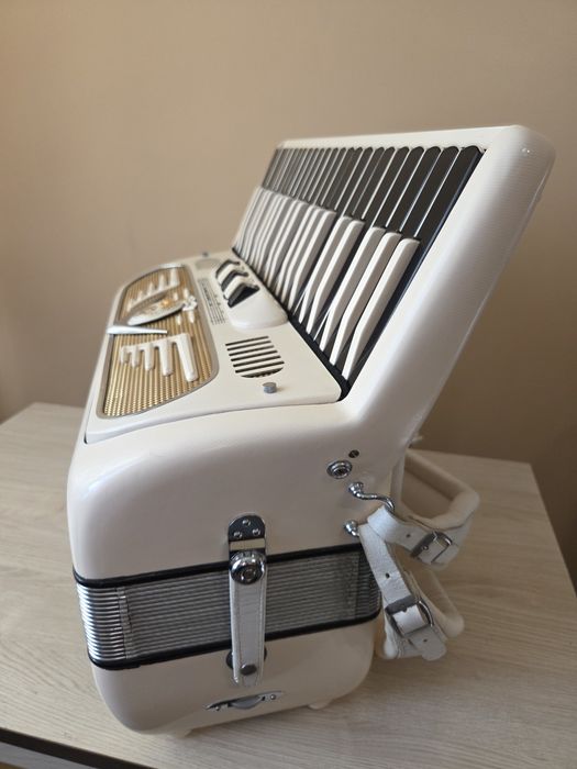 Akordeon GALANTI 120basów 6800 zł