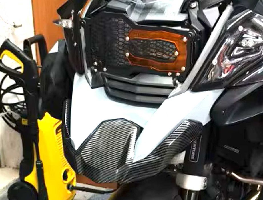 Para-choque dianteiro look carbono BMW1200/1250GSADV 2013 a 2018