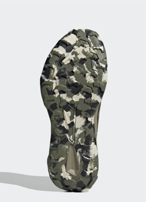 Оригінал кросівки Adidas Tracefinder Q47239. (26,5см, 27см, 29,5см)