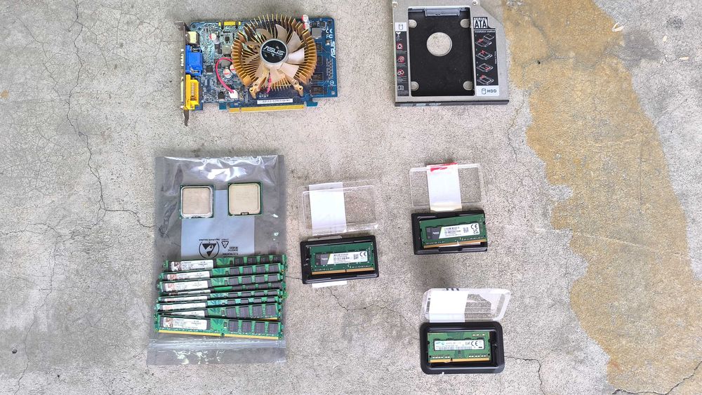 Diverso Material Informático - Vários Computadores -  1 Servidor - 1 Portátil - Projetores, Etc - [Ler Descrição ]