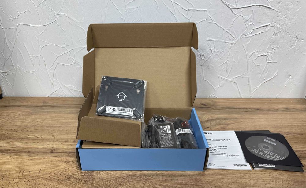 Asus PN40 OneXafe Solo 300 , Intel N4120, 4GB RAM, 64gb EMMS