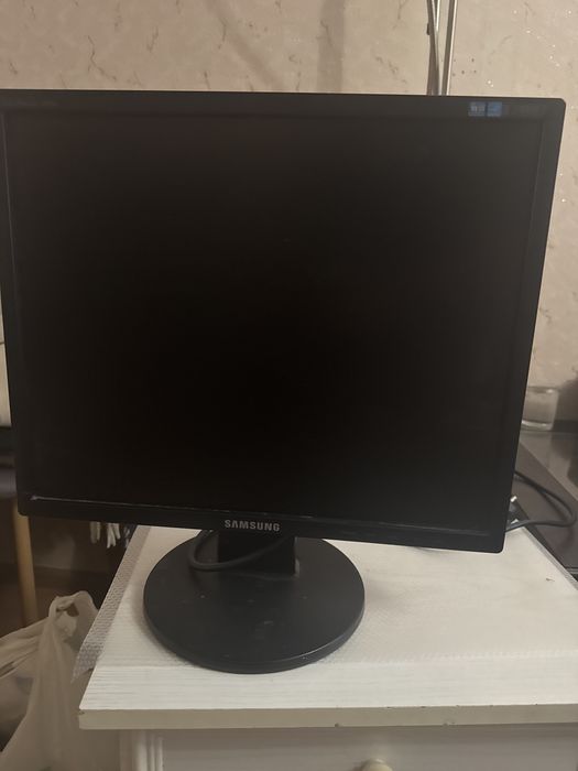 Монітор Samsung 943N
