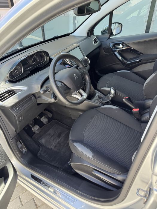 Peugeot 208 1.2 PureTech Style 2017