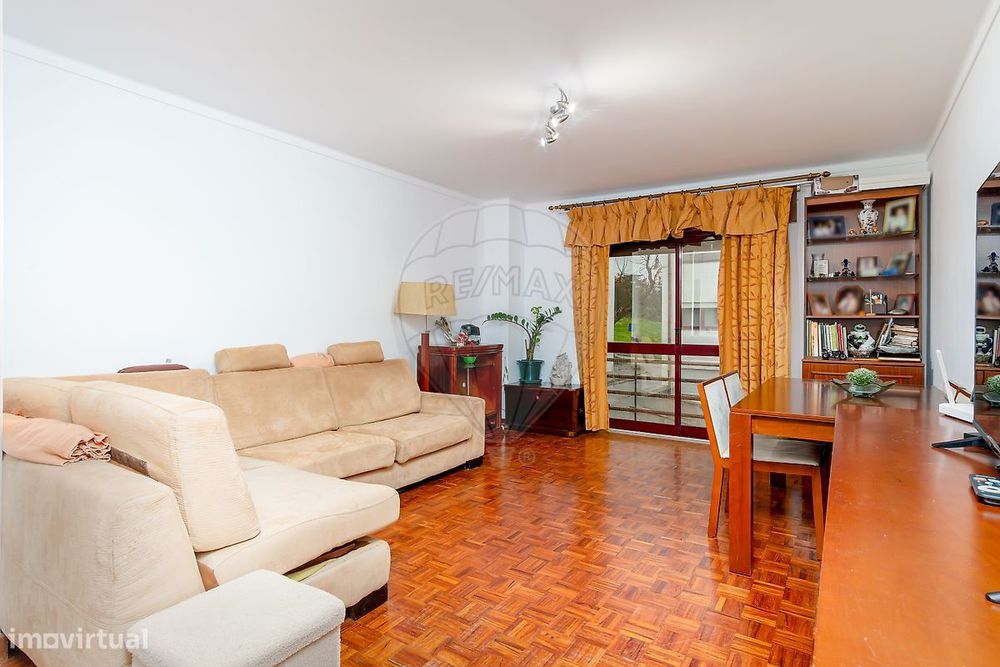 Apartamento T2 para venda — São Sebastião, Setúbal