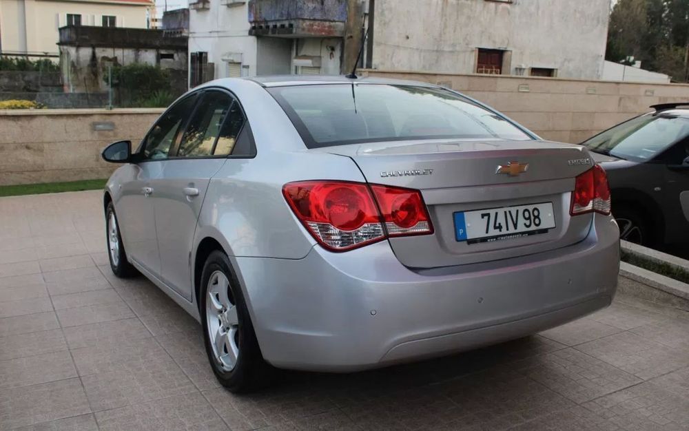 Chevrolet Cruze 1.6 LT