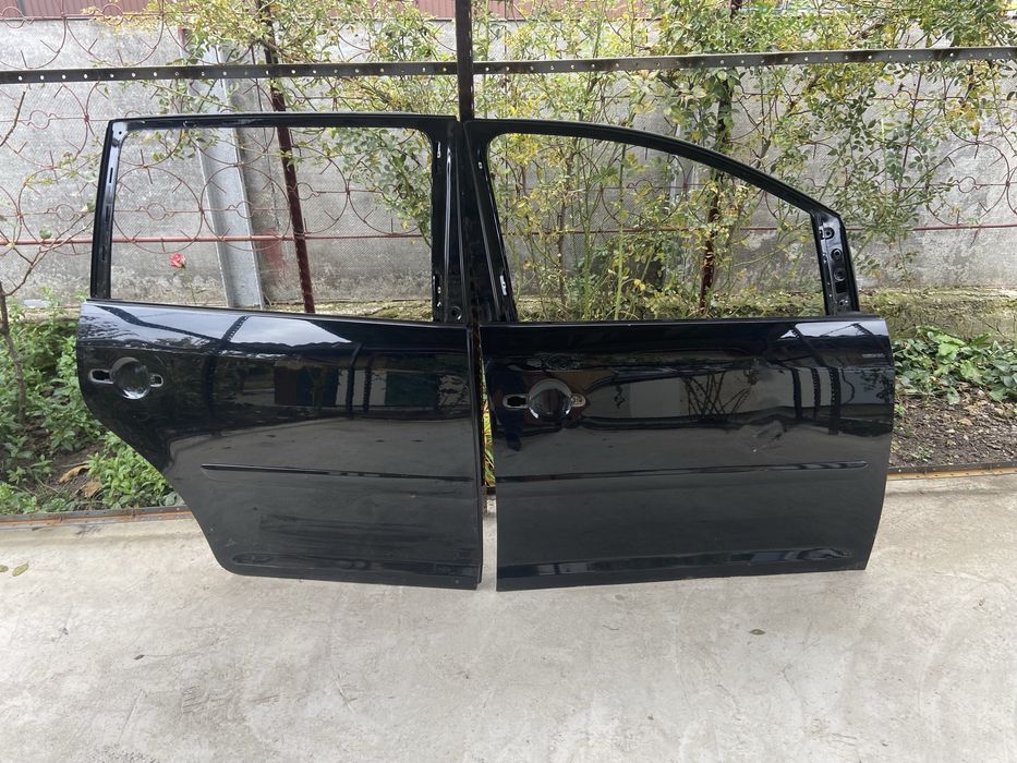 Продам дверки Volkswagen Touran 2005р