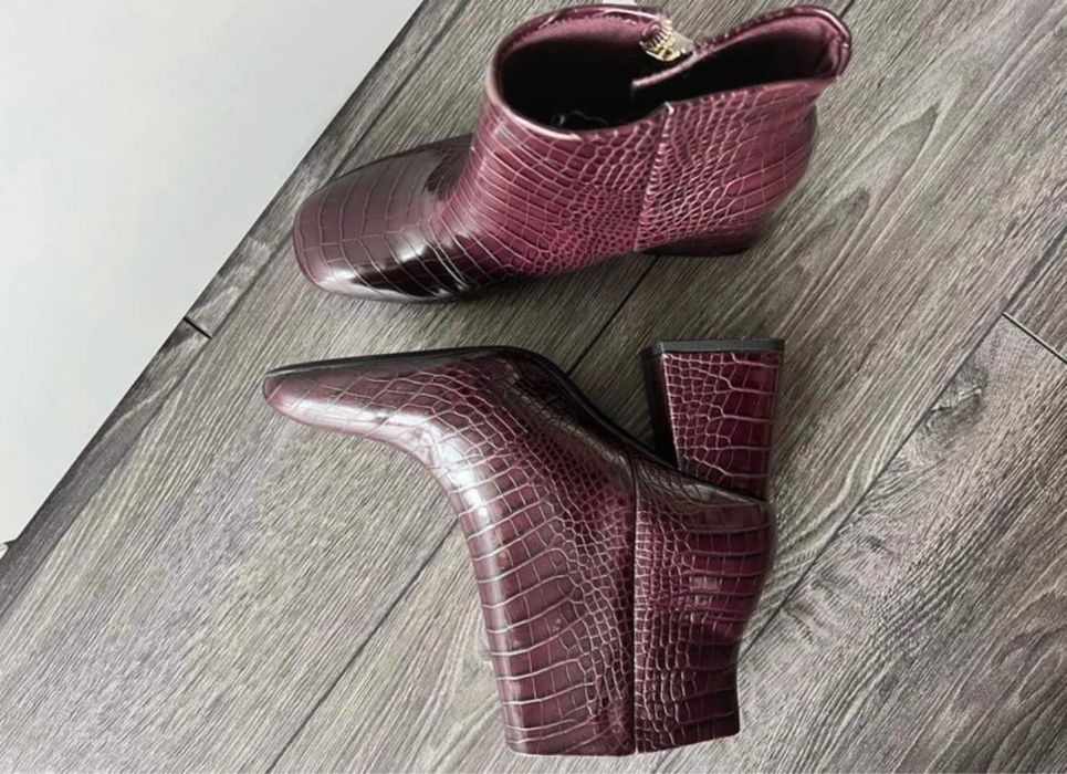 Piękne buty w  burgundowym kolorze