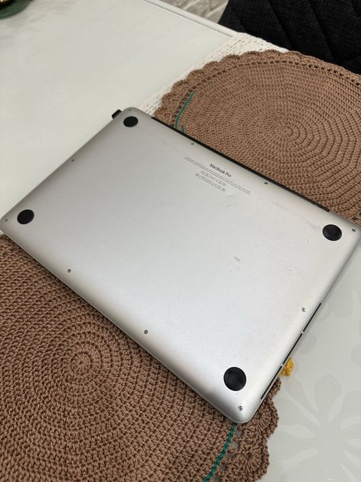 Macbook pro 13 2013 Retina, i5, 2,6ghz,  8mb, ssd 256.