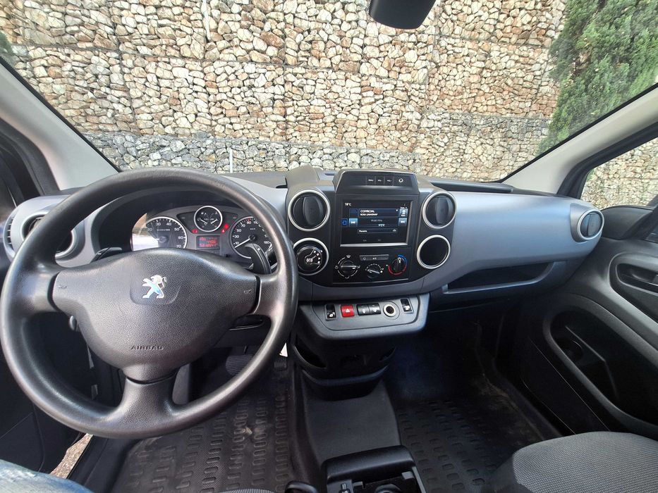 Peugeot Partner 1.6 HDi 3 Lugares Premium Automática