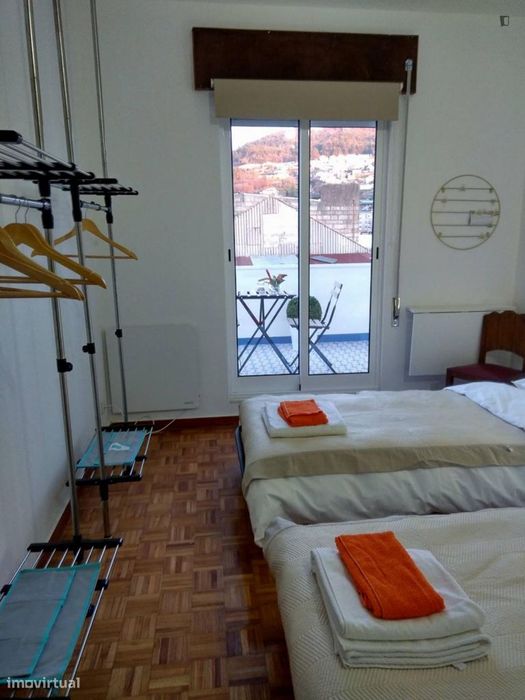 Quarto - localizado em Guimaraes