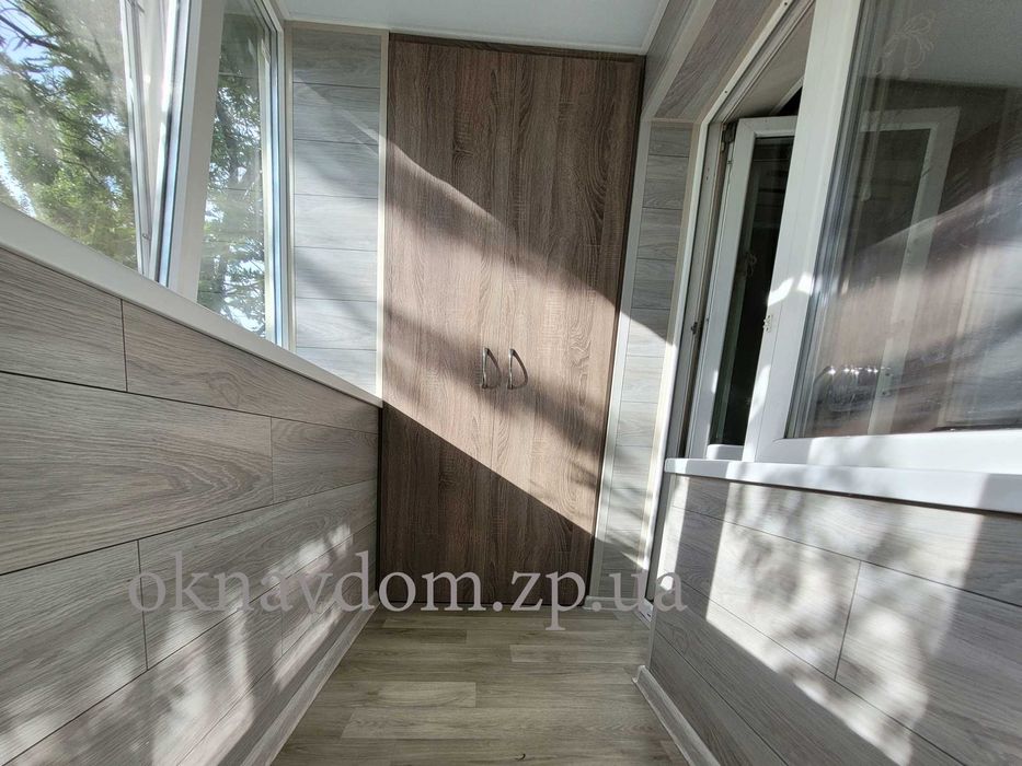 Балкон с разваркой. Балкон под ключ. Євідновлення. Внутенняя отделка