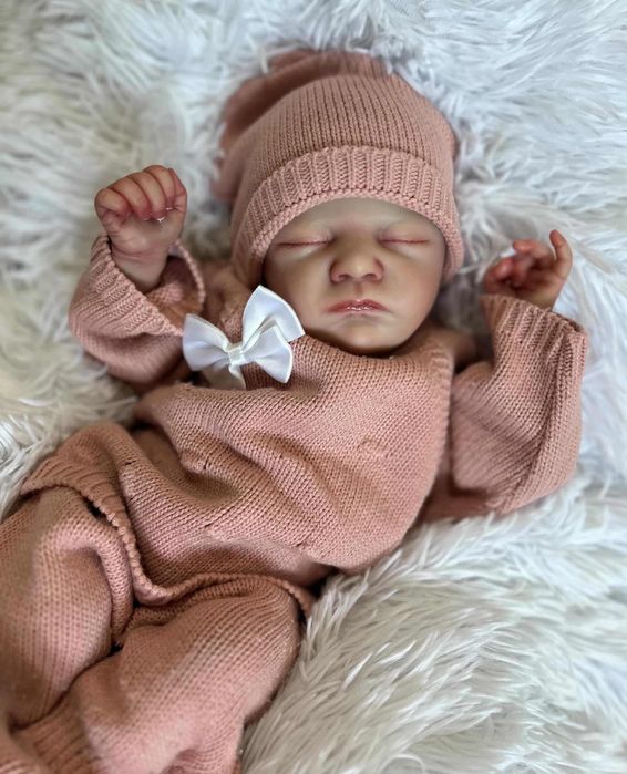 Bebé reborn disponível