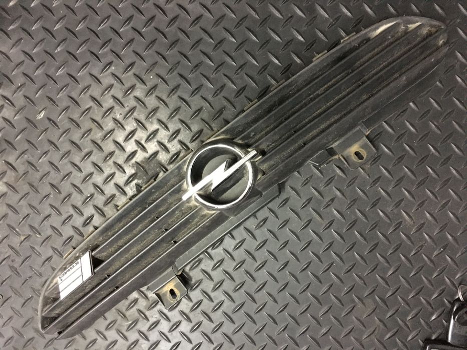 Opel Corsa B - grill atrapa