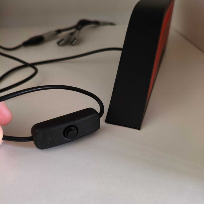 Luminária Fórmula 1 LED com Tomada e USB – Decoração Racing