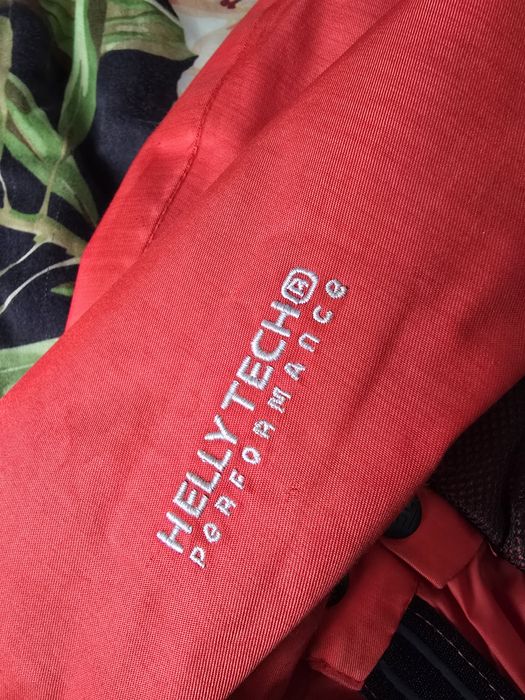 Kurtka techniczna Helly Hansen super stan. Na 164cm wzrostu.