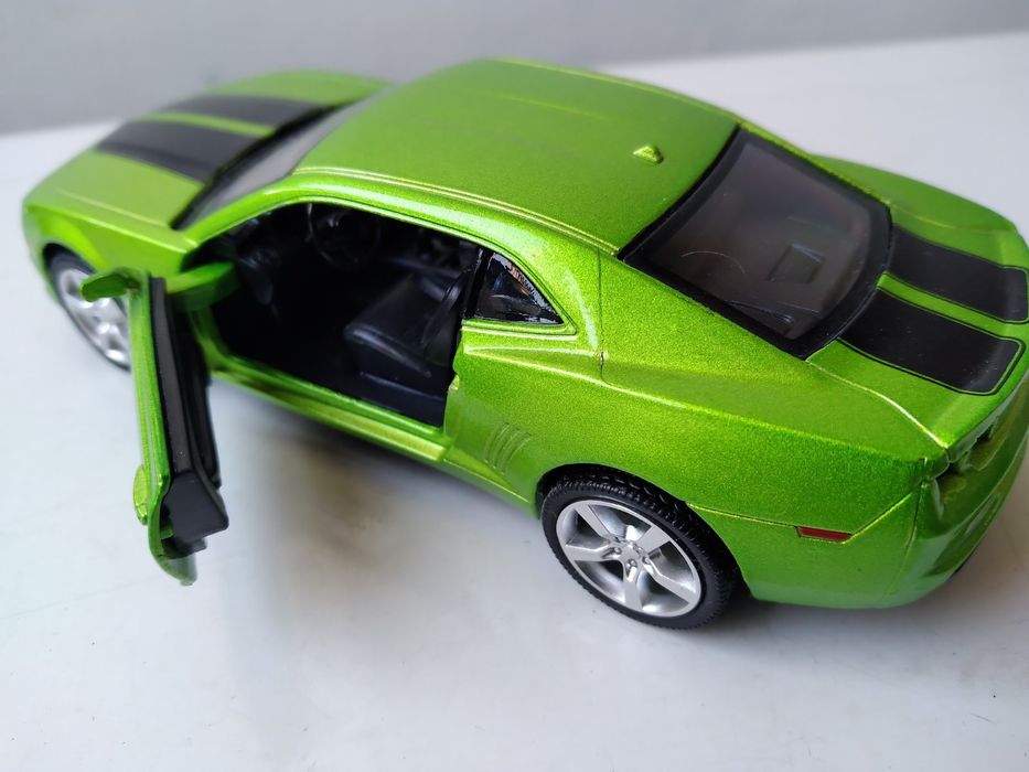Машинка модель 1:36 Chevrolet Camaro