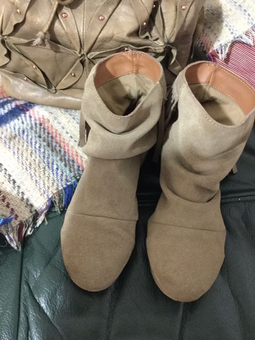 Замшевые ботинки чоботи з бахромою кожаные легкие шкіряні черевички 35