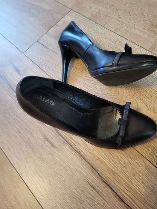 Buty damskie czarne skórzane Wojas