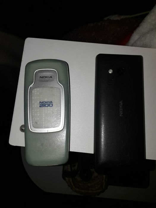 20 telemoveis variados 3 tablets ,carregadores varios e phones varios