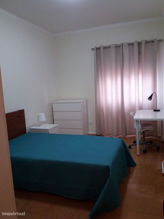 Quarto individual centro de Mem-Martins