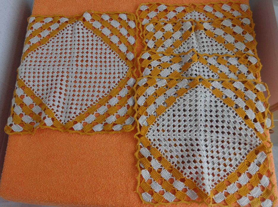 Conjunto de Naperons em renda de crochet