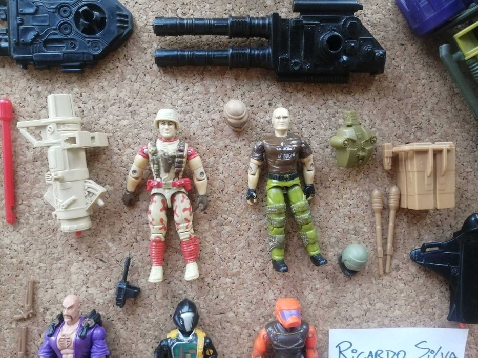 Conjunto Gi.I.Joe bonecos e veículo