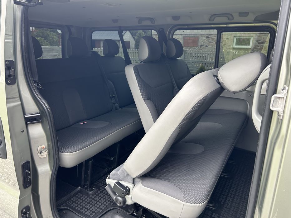 Wnajem auta Opel Vivaro Long 9 osobowy