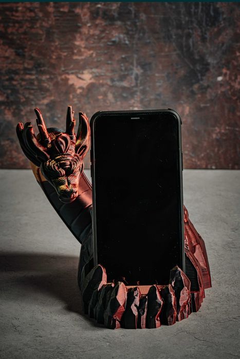 Zmiennobarwny smok - stojak na telefon