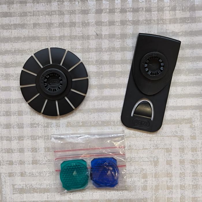 Крепления Petzl для фонарика