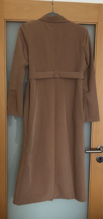 Casaco camel com cinto