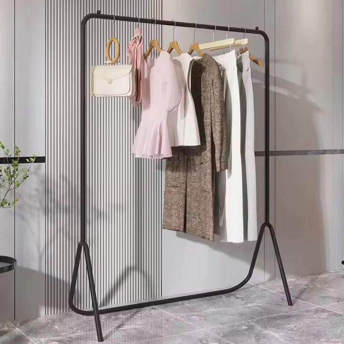 Вішалка Стійка доя одягу . Торгівельна вішалка . Рейл для магазину