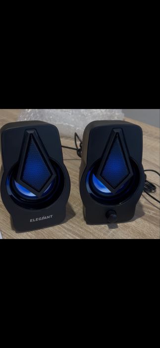 głośników komputerowych 2.0 ELEGIANT SR600 10W LED
