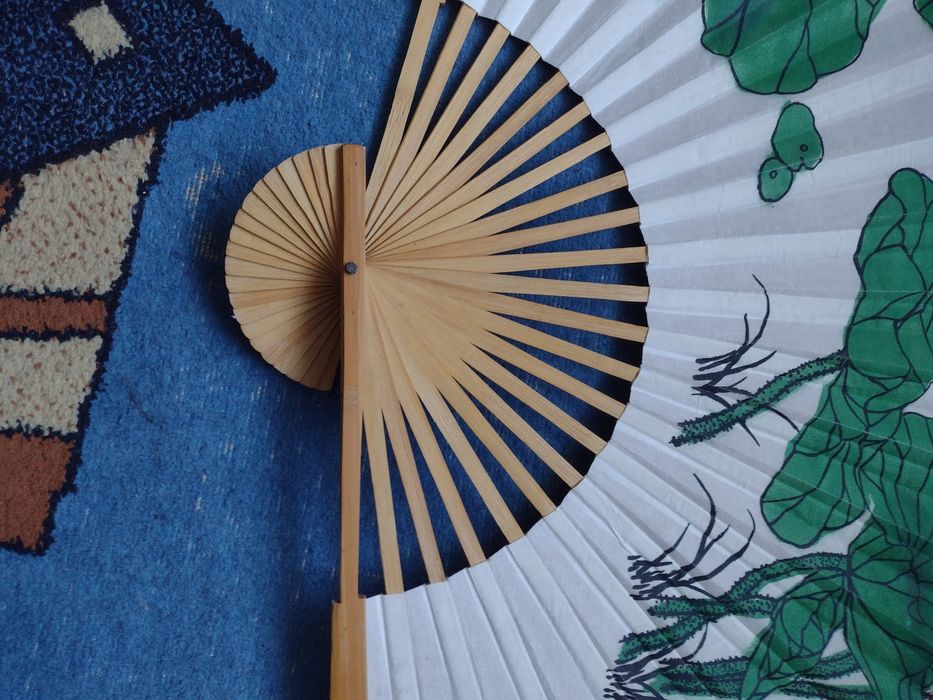 Продам большой веер на стену.