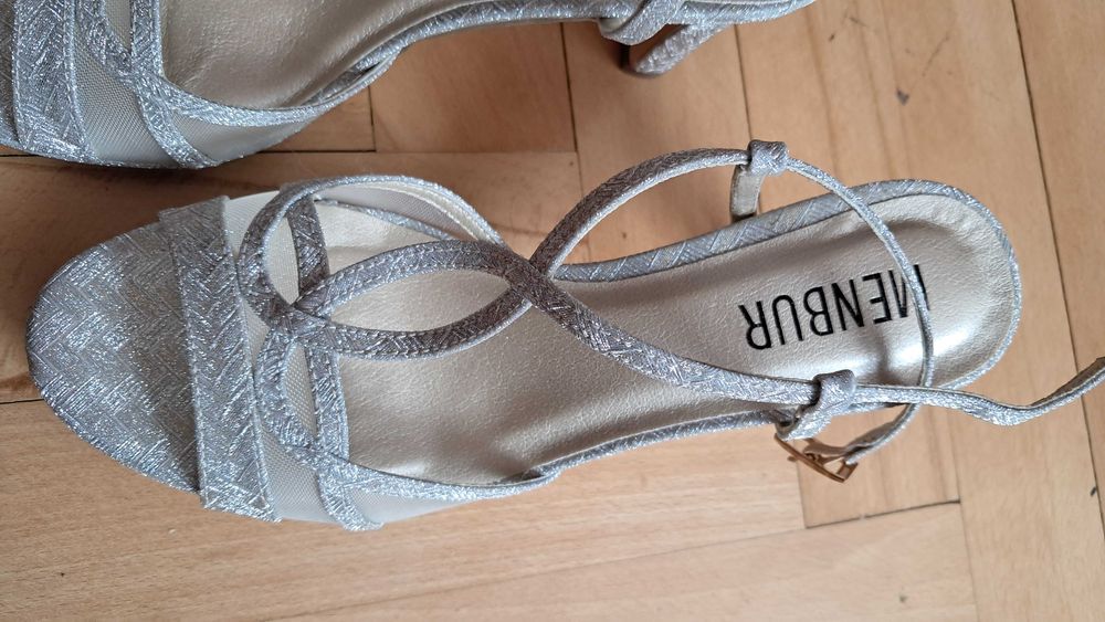 Sandały na obcasie buty damskie Menbur rozm 38 srebrzyste
