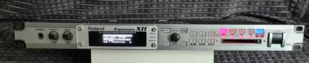 Roland Fantom XR + SRX98+SRX01 studyjny moduł rack