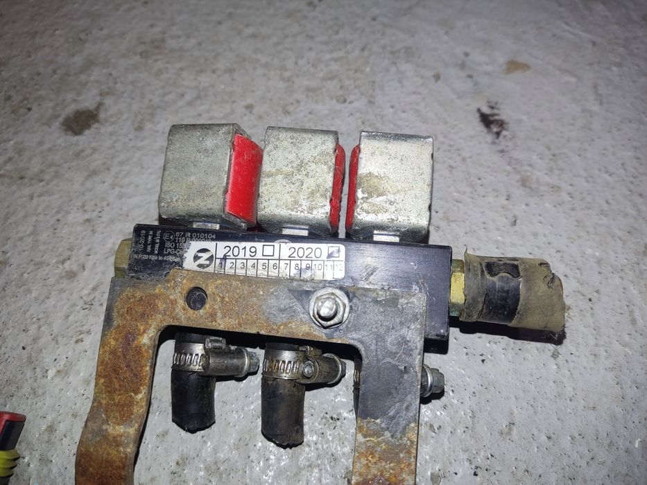 Wtryski wtryskiwacze LPG Valtek czerwone3, 6-cylindrow