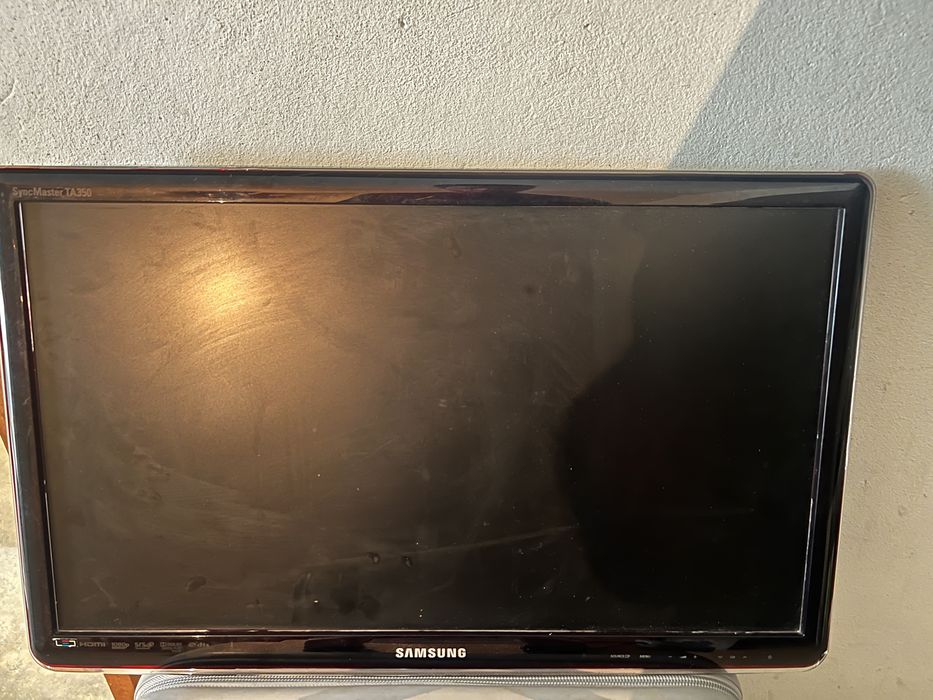 2 TVs LG 21,7” + Samsung 24” – 20€