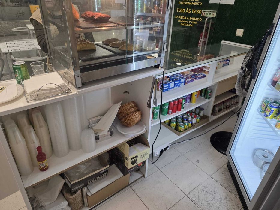 Transpasse loja recém montada de açai