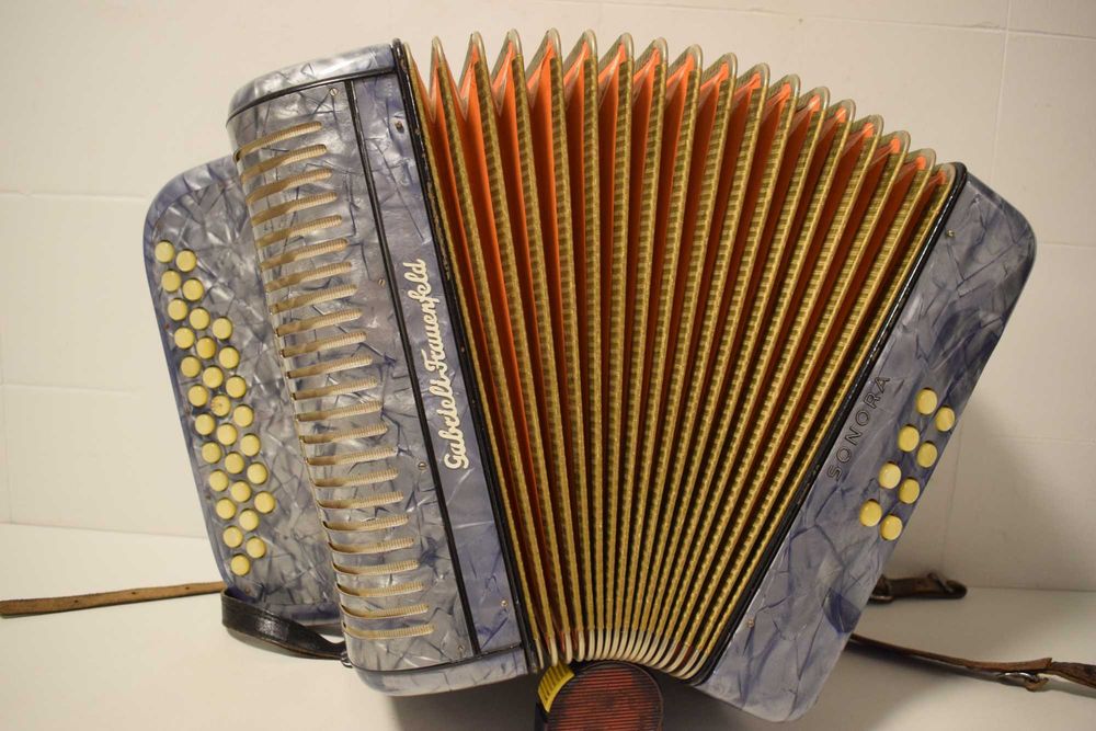 Concertina hohner club IIb Victoria 2 Voz Tonalidade. Do. N 70