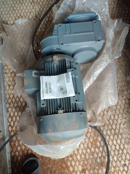 Продам електродвигуни