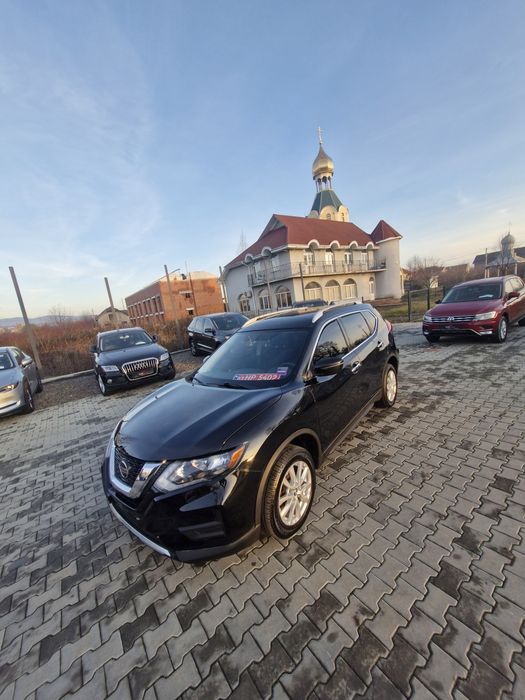 Nissan Rogue SV 4×4