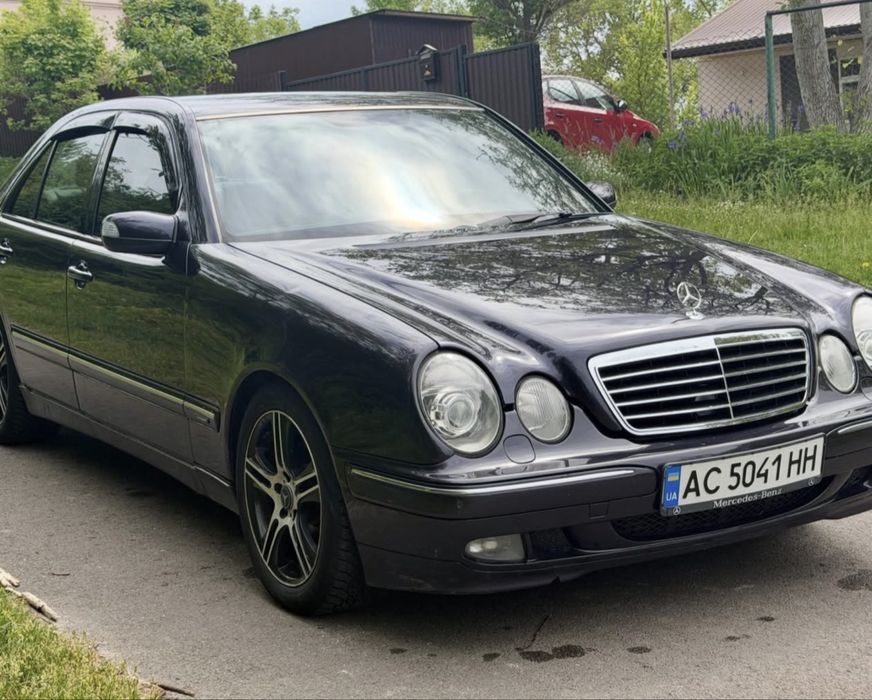 Продам Mercedes-Benz 210