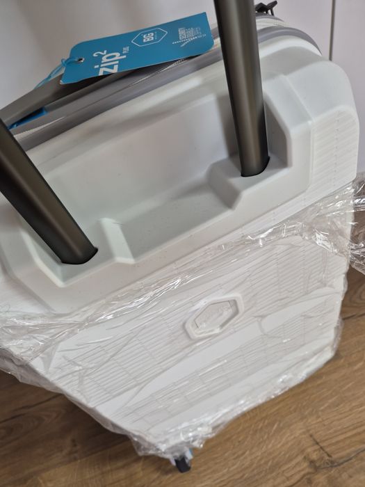 Nowa walizka kabinowa BG BERLIN zip2 biała