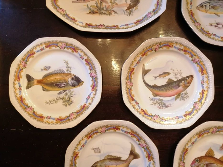 Fish Plates and Serving Platter424542334448445444